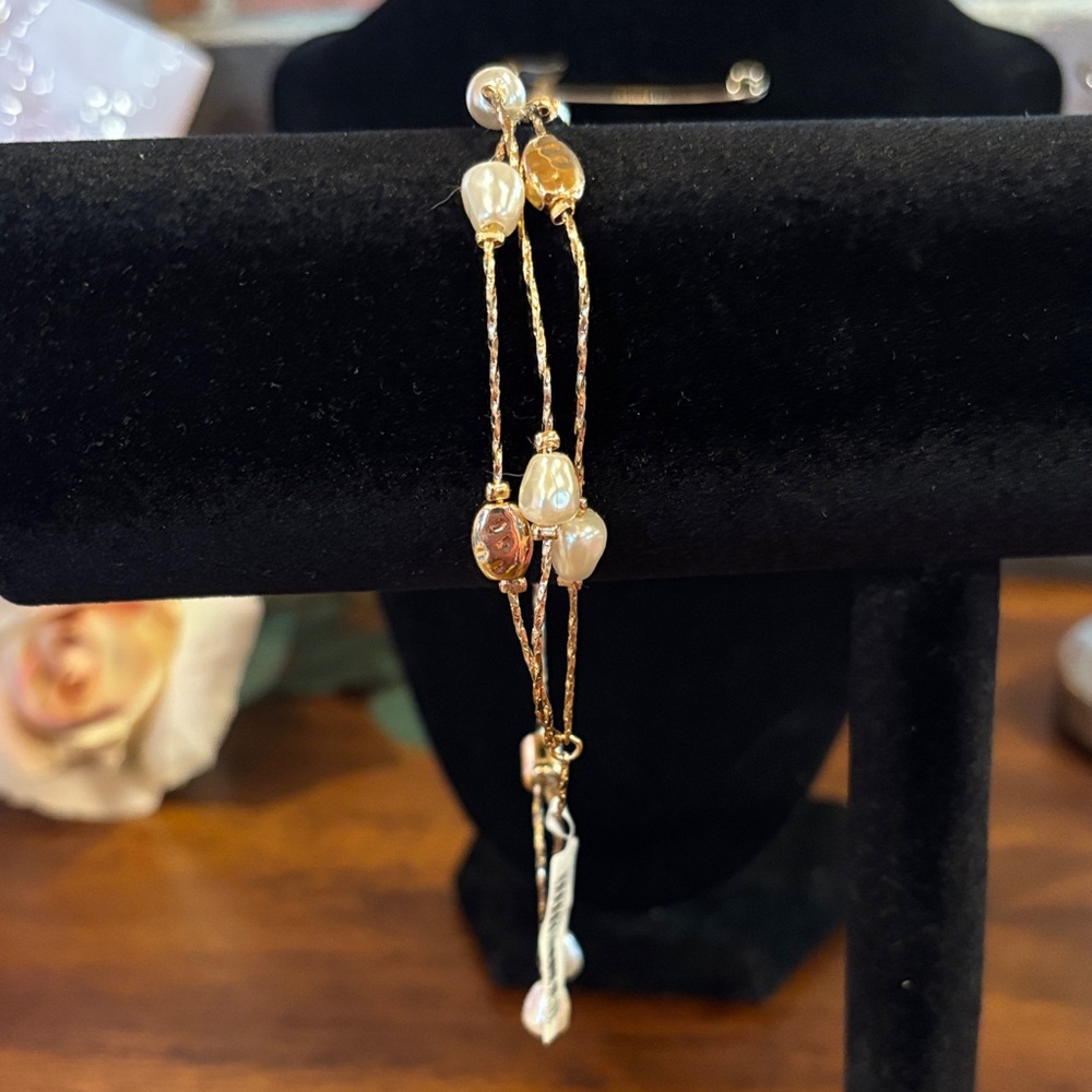 Banana Republic Gold and Pearl Bracelet